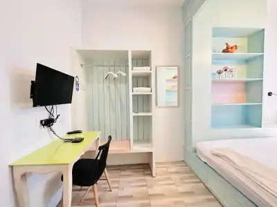 The Luna Hostel - 115