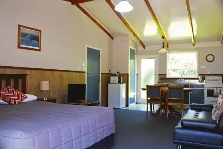 Fairy Springs Motel - 22