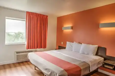 Motel 6 Dallas, TX - Northwest - 27