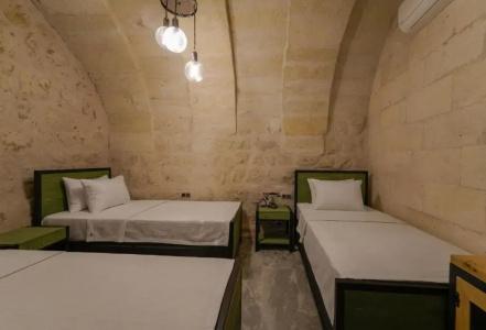 The Niche Cave - 40