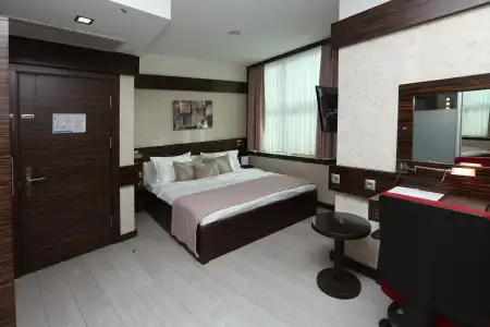 Wes Izmit - 32