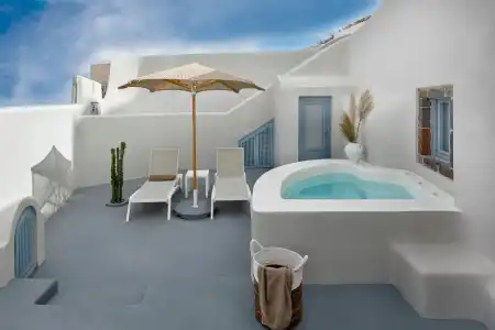 Luna Santorini Suites - 28
