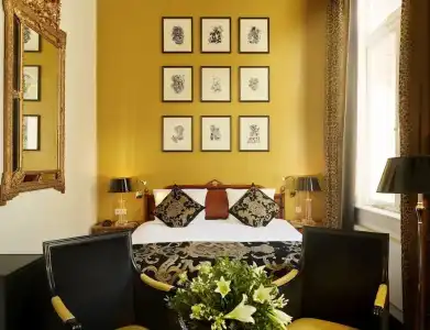 Ambassade - 102