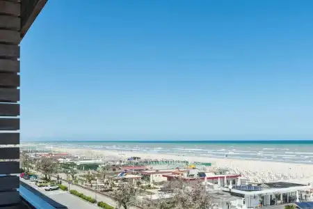 Kiss Beachfront & Restaurant - 160