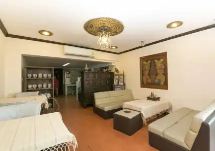 SK Boutique Maha Nakhon - 11