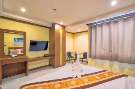 TJ Patong - 27