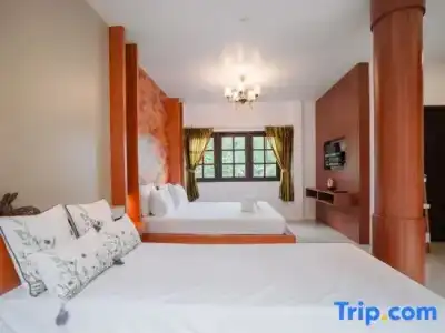 Club Bamboo Boutique Patong Beach Resort - 400