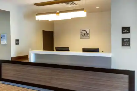 Sleep Inn & Suites Tampa South - 1