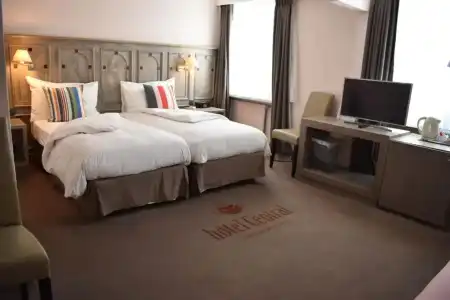Central, Spa & Lounge Bar - 35