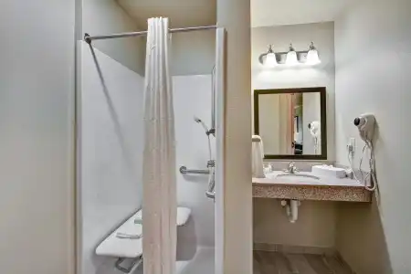 Cobblestone & Suites – Pulaski/Green Bay - 7