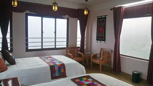 Black H'mong View - 0