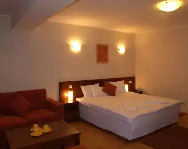 Smilen And Wellness - 2