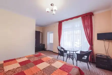 Altyn Bulak Lakeside Resort - 4
