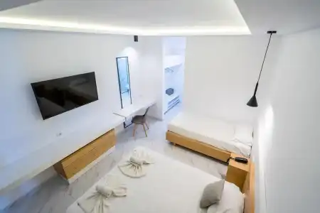 Lardos Bay - 40