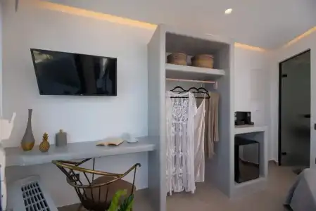 Daydream Luxury Suites - 15
