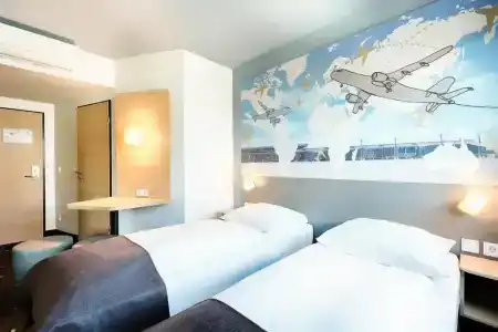Moxy Berlin Airport - 56