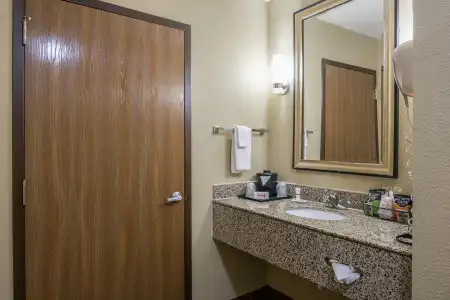 Red Roof Inn & Suites Little Rock - 9