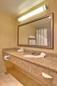 Holiday Inn Express Los Angeles Airport by IHG - 9