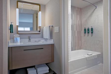 Doubletree by Hilton Cedar Rapids Convention Complex - 45