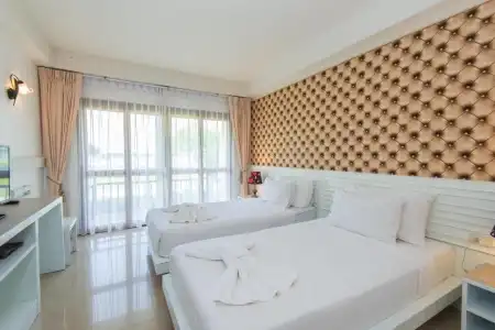 Baan Talay See Cream Resort - 25