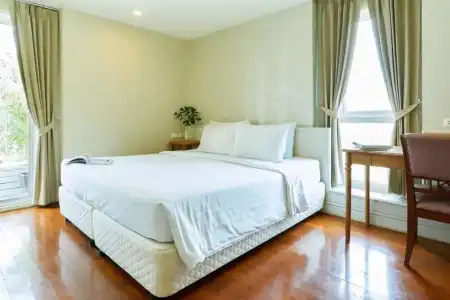 Sabai Sathorn - 128
