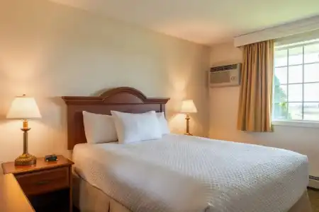 Ogunquit & Suites - 100