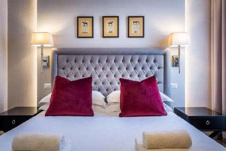 Emma Small Luxury - 81