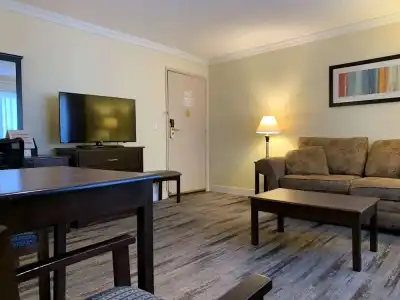 Best Western Plus Burnaby - 10