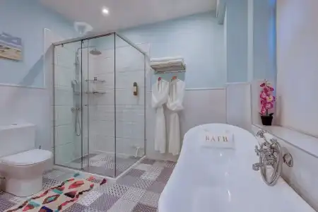 City Boutique Inn - 72