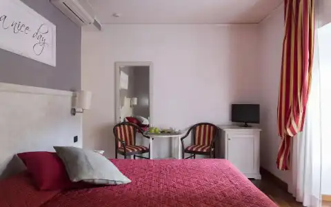 Inn Rome Rooms & Suites - 3