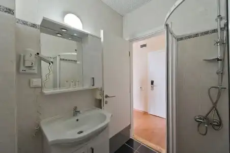 Premier Inn City - 38