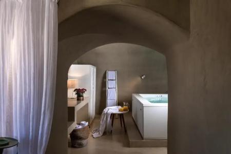 Mythical Blue Luxury Suites - 90
