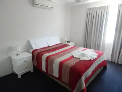 Tranquil Shores Holiday Apartments - 30