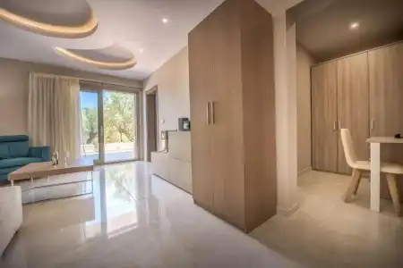 Koukounaria & Suites - 108
