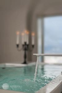 Mythical Blue Luxury Suites - 9