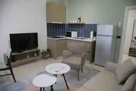 Oda Tirana - 105