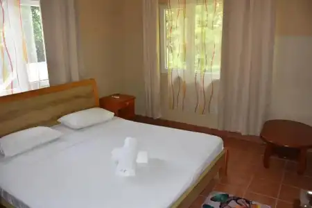 Reef Holiday Apartments - 40