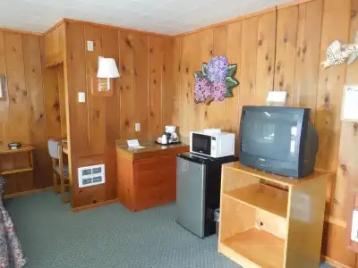 Park Motel and Cabins - 11