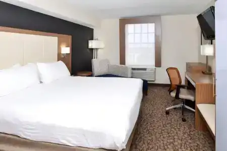 Holiday Inn Express & Suites Naples North - Bonita Springs by IHG - 17