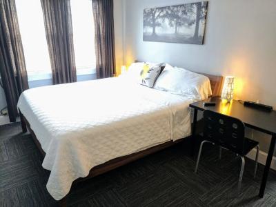 The Wayfaring Buckeye Hostel - 22