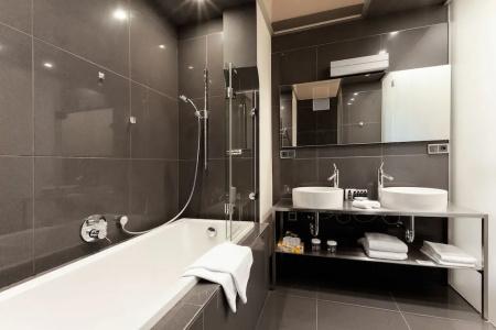Old Town Square Residence by Emblem - 51
