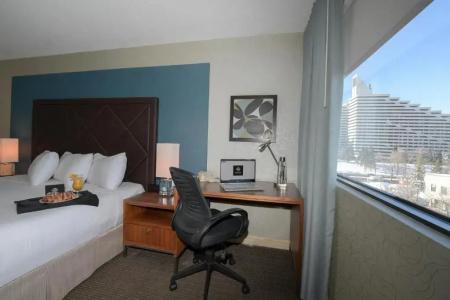 Universel Montreal - 53
