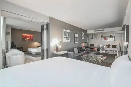 Beautiful Palms Place Suite - 235