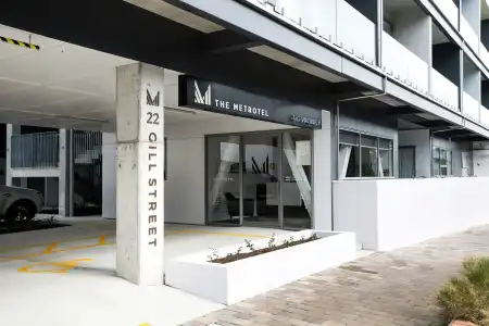 The Metrotel Motel - 3