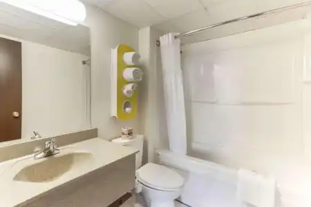 Motel 6 Lethbridge, AB - 28