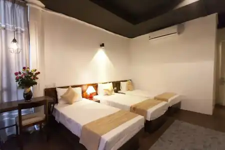 Luxury Backpackers - 44