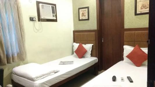 Bhammar's Inn - A Pure Vegetarian - 26