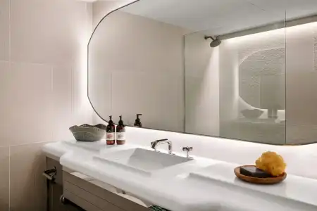 The Line Austin - 64