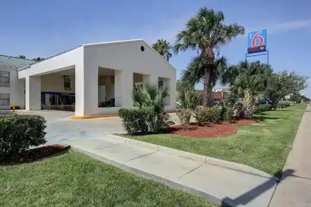 Studio 6 Laredo, TX - North I-35 - 15