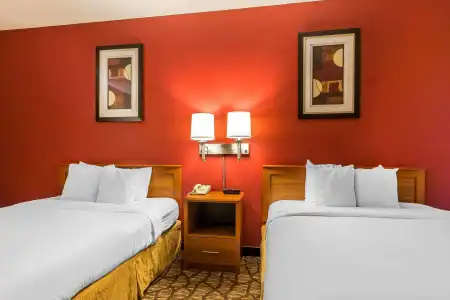 Quality Inn & Suites - 4